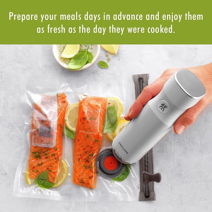 MATERIALS: BPA- free, vacuum bag: plastic (bag, zipper), silicone valve - Image 13